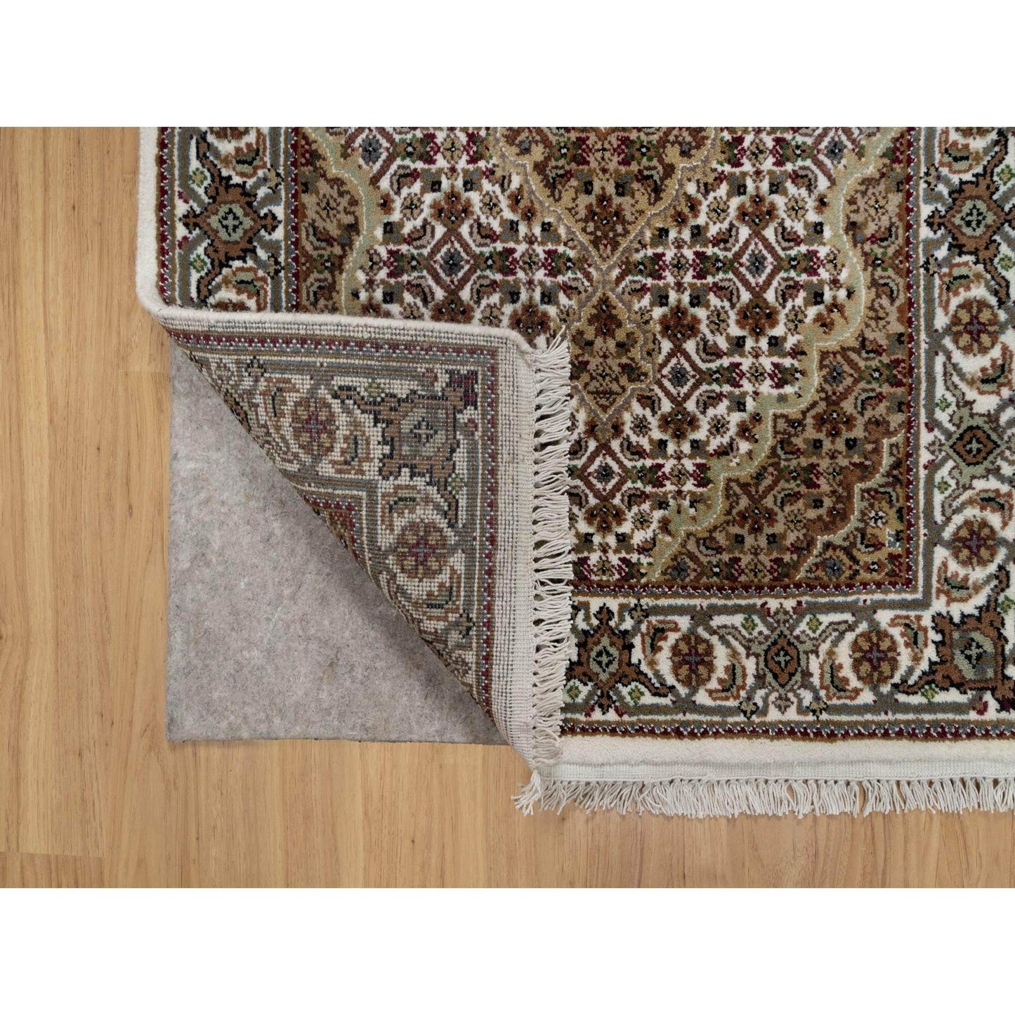 2'10"X8' White Tebraz Mahi With Fish Design Hand Knotted Wool Runner Rug