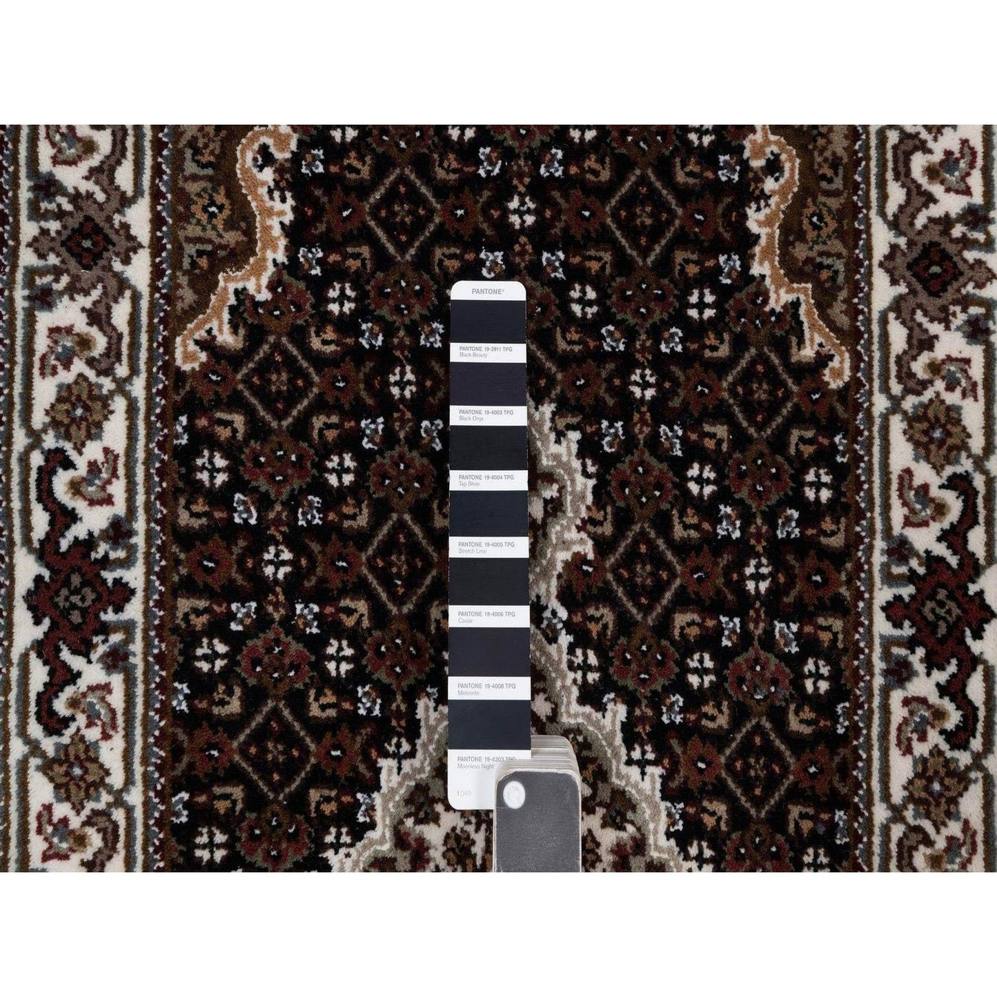 2'X4'2" Black Tebraz Mahi With Medallion Design Wool Hand Knotted Mat Rug