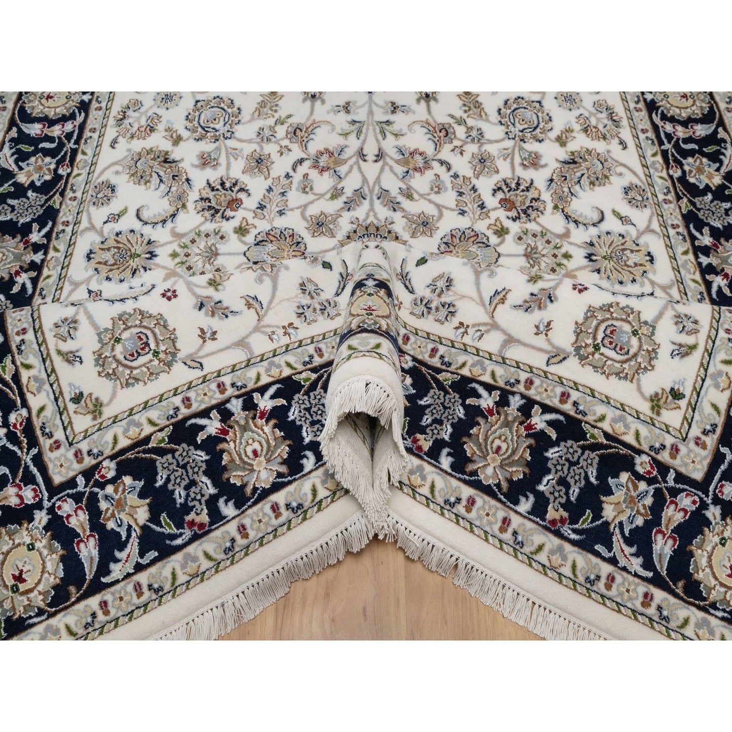 5'9"X9'2" Ivory Wool And Silk Nain With Flower Design Hand Knotted Rug