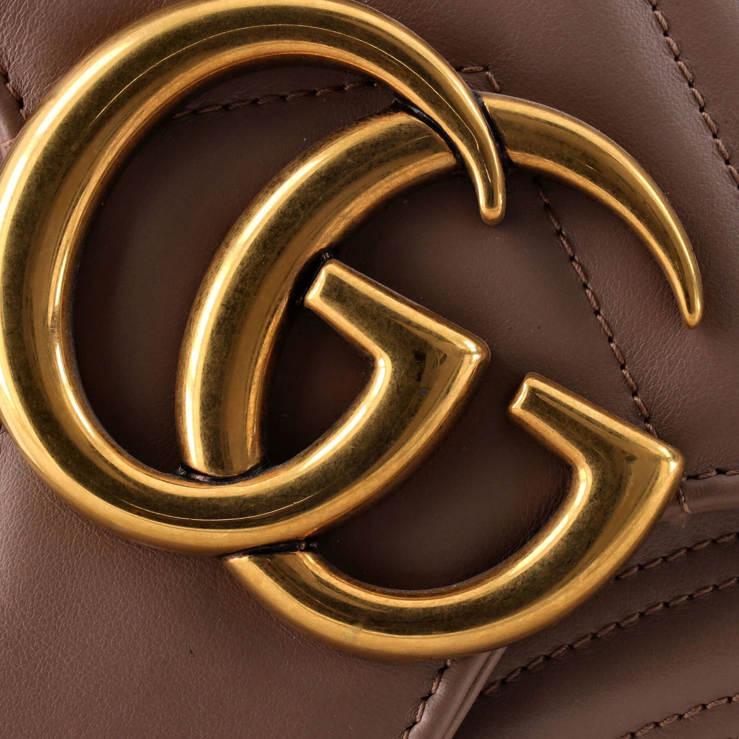 Gucci Gg Marmont Flap Bag Matelasse Leather Medium