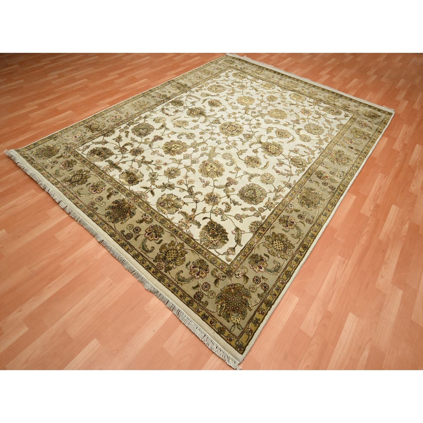7'8"X10' White Rajasthan With Leaf Design Wool And Silk Hand Knotted Rug