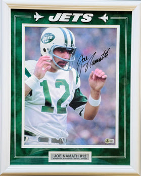 Joe Namath Autographed Jets 11X14 Framed Football Photo (Beckett)