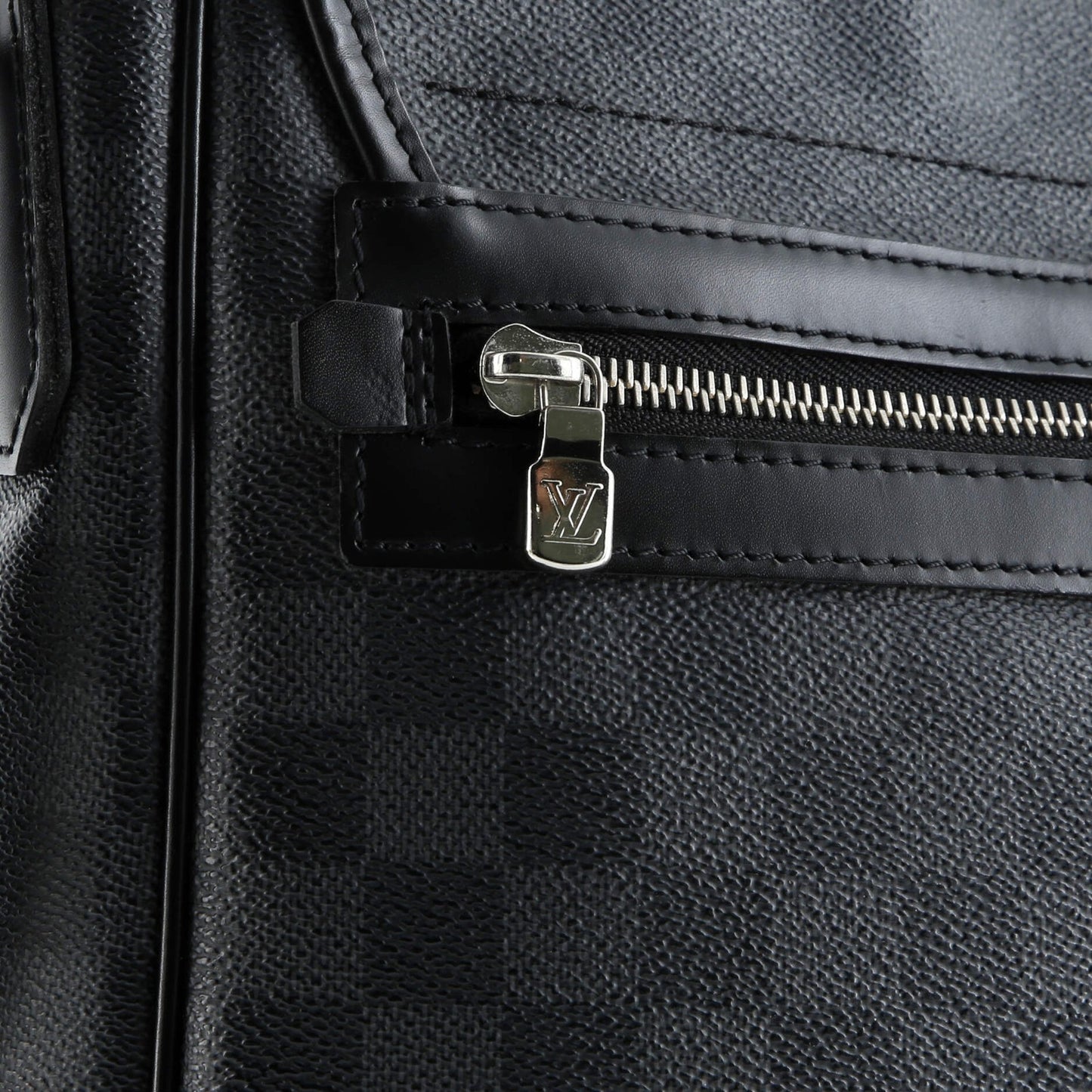 Louis Vuitton Daniel Messenger Bag Damier Graphite Mm