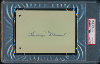 Thurman L. Munson Signed/Auto 6X4.5 Album Page