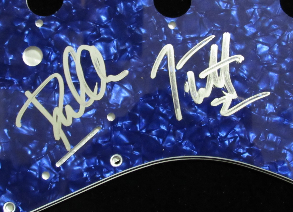 Def Leppard Joe Elliott/Phil Collen Signed/Autographed Guitar Pick Guard Jsa 582