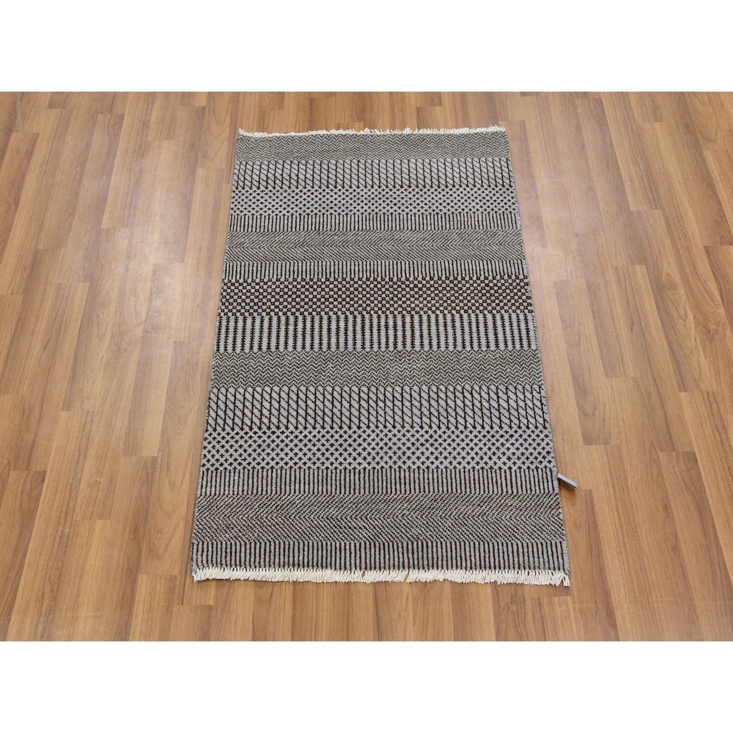 2'2"X3'3" Chrome Gray Dyed 100% Wool Grass Design Hand Knotted Mat Rug