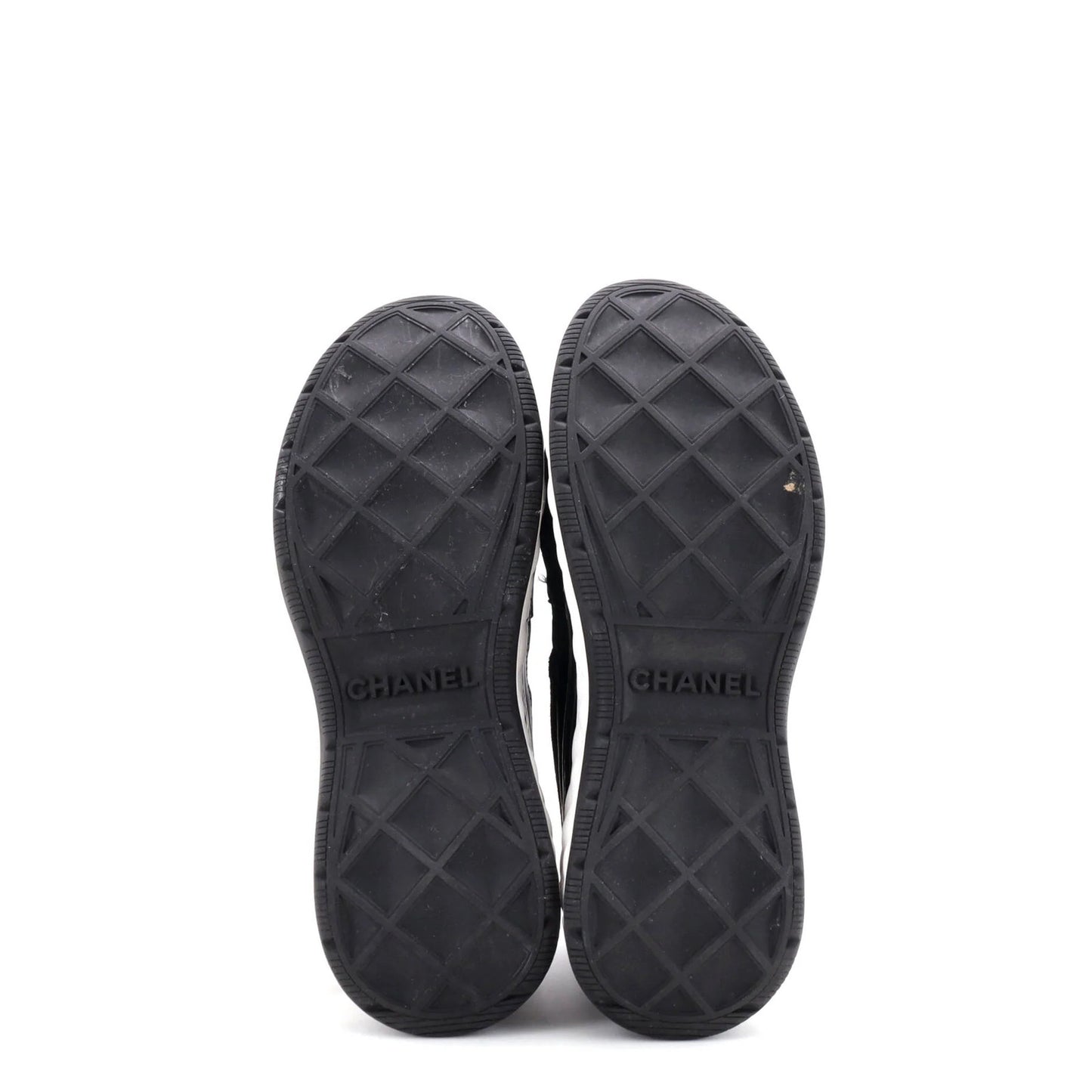 Chanel Women'S Cc Cap Toe Logo Sneakers Suede And Mixed Fibers