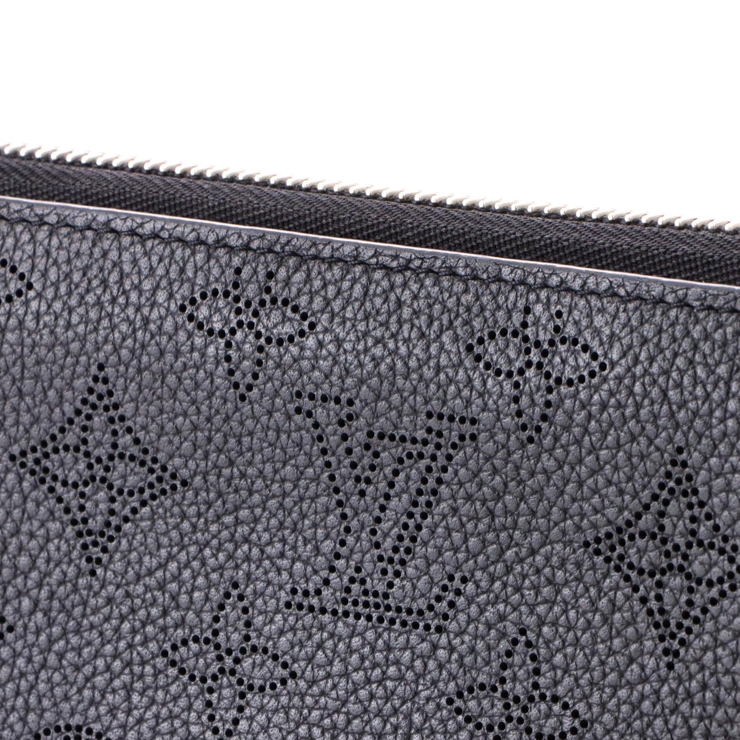 Louis Vuitton Zippy Wallet Mahina Leather