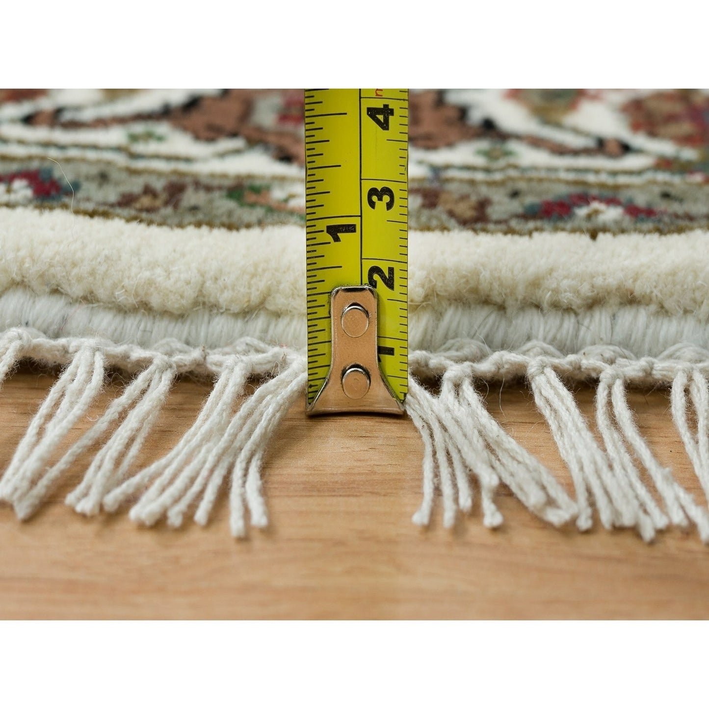 3'4"X3'4" White Mahi 175 Kpsi Wool Hand Knotted Round Rug