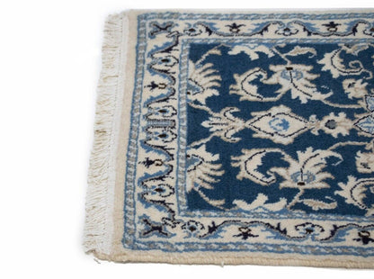 Hand-Knotted Oriental Rug Small Classic Floral