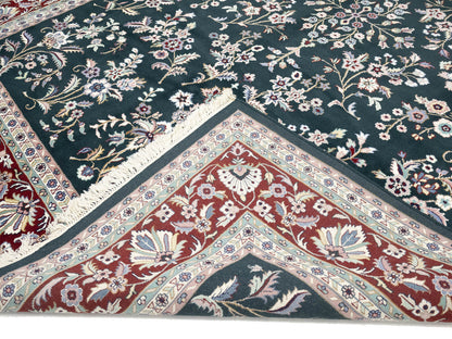 Traditional Floral Design Oriental Rug