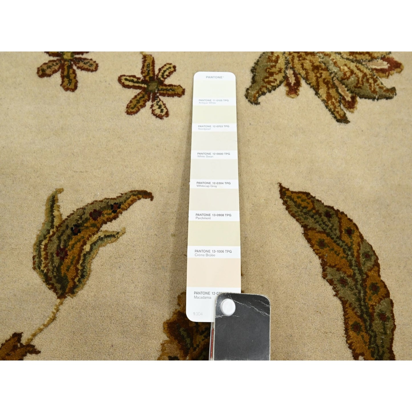 4'X6' Parchment White Botanical Design Wool And Silk Hand Knotted Rug