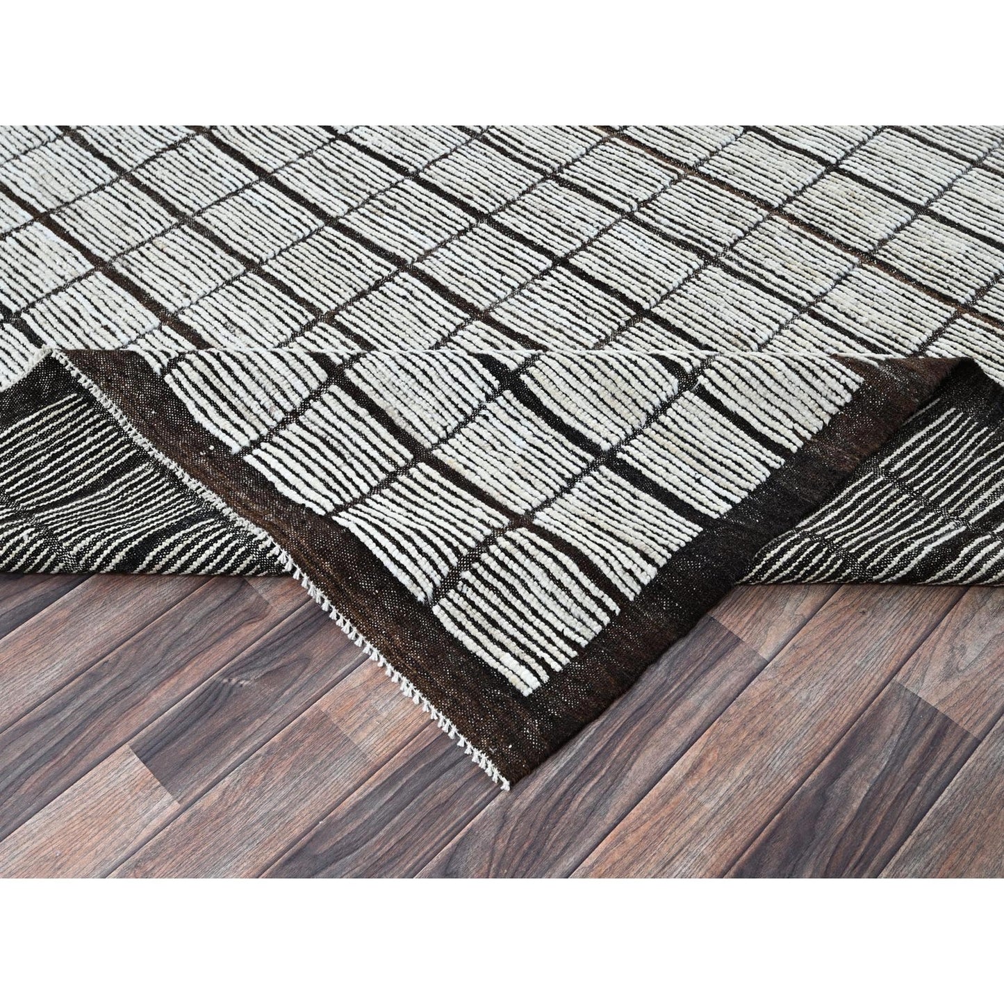 10'5"X13'8" White Moroccan Weave With Box Design All Wool Hand Knotted Rug