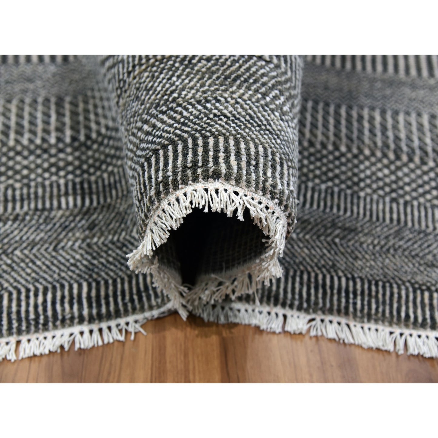 8'1"X10'3" Davy Gray Wool And Silk Hand Knotted Modern Grass Design Rug