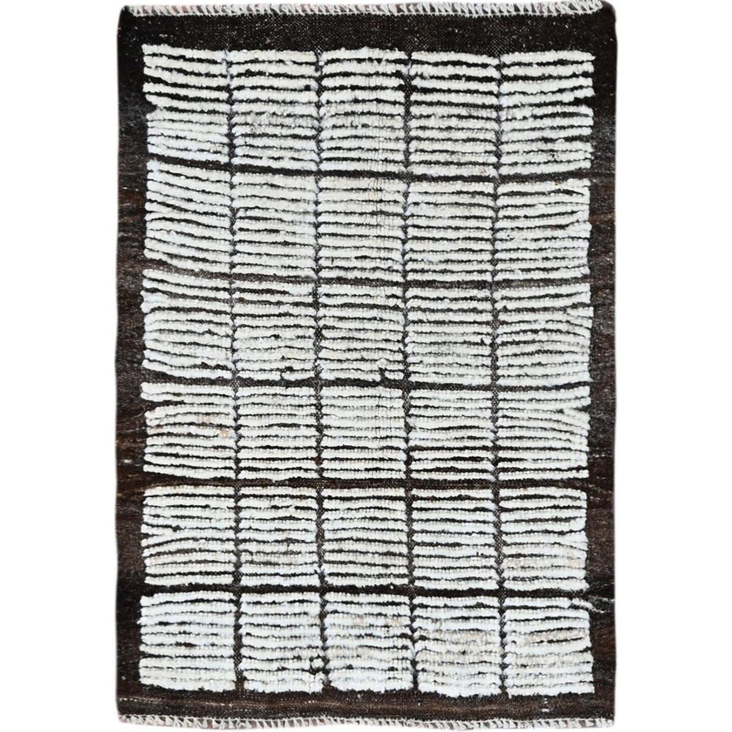 2'1"x2'8" White Moroccan Weave with Box Design Wool Hand Knotted Mat Rug