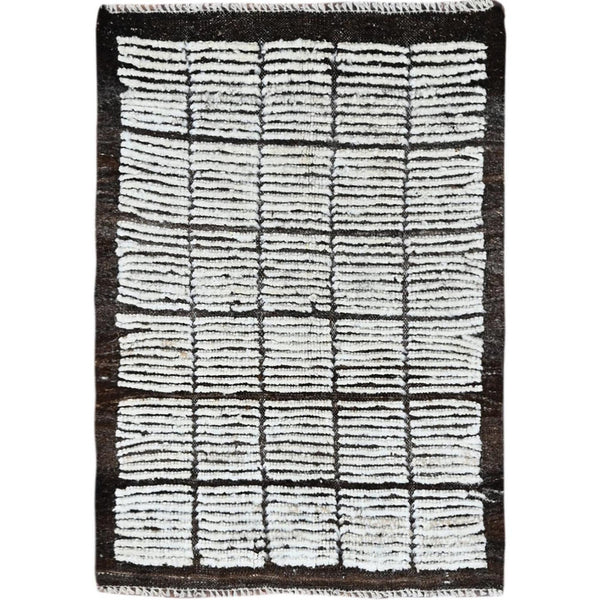 2'1"x2'8" White Moroccan Weave with Box Design Wool Hand Knotted Mat Rug