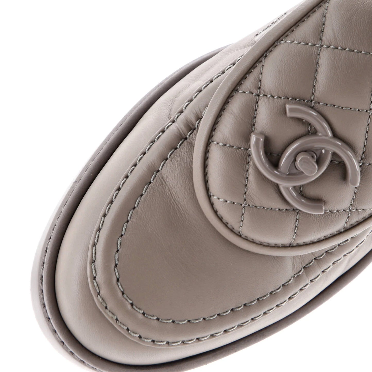 Chanel Women'S Cc Loafers Quilted Leather