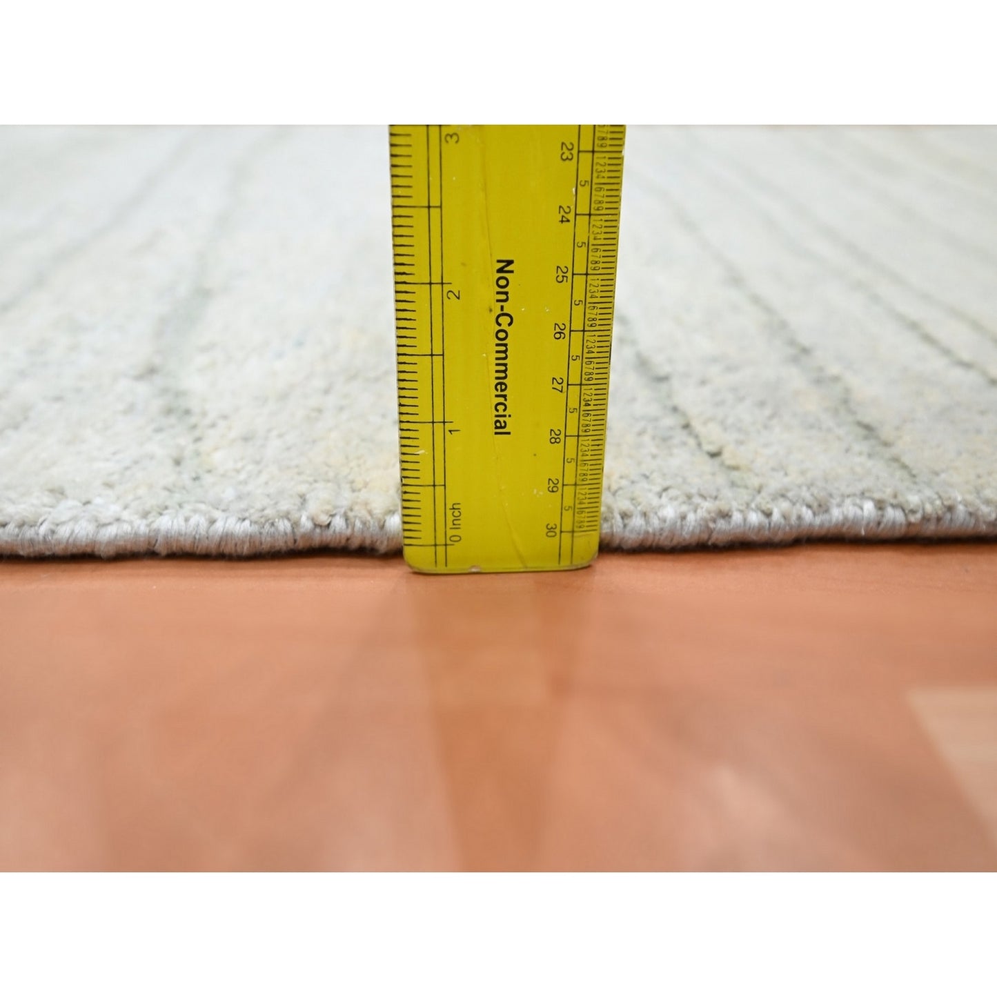 2'X3' Chiffon White Modern Wave Design Pure Silk Hand Knotted Sample Rug