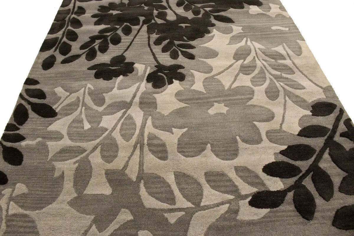Hand-Tufted Multicolored Floral Design Rug