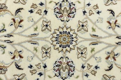 Hand-Knotted Cream Floral Classic Indo-Nain