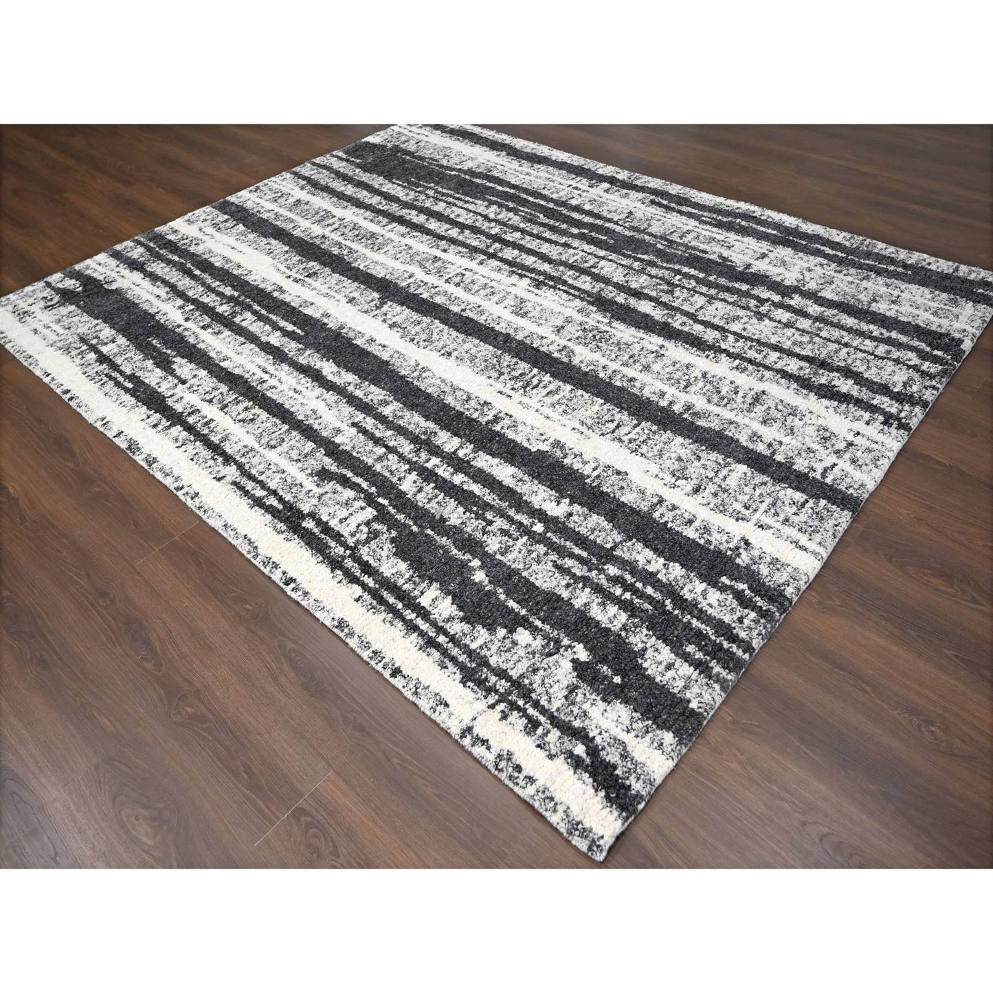 8'3"X10' Black And Ivory Modern Design Organic Wool Oriental Rug