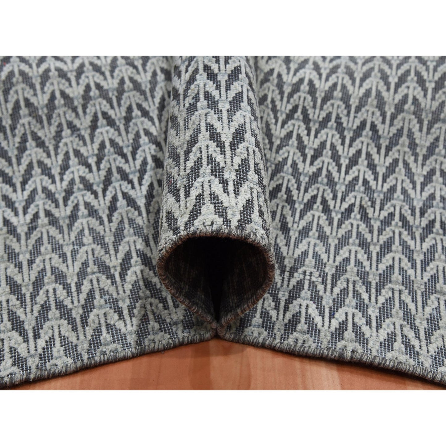 8'X10' Black Pure Raised Silk Hand Knotted Repetitive Pattern Wool Rug