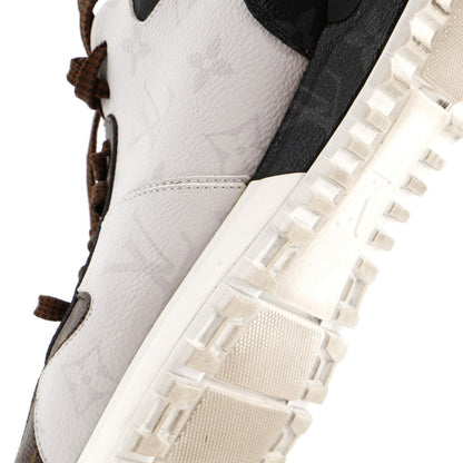 Louis Vuitton Men'S Run Away Sneakers Monogram Canvas