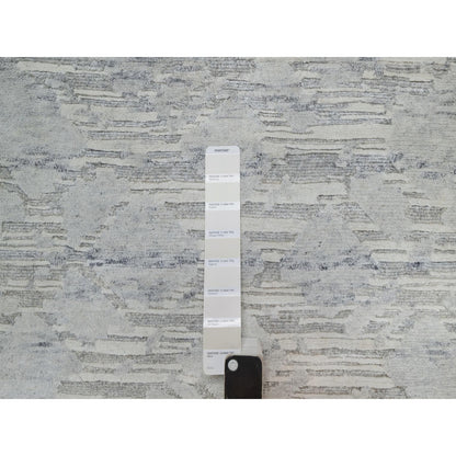 2'x3' Pastel Gray Modern Design Undyed Natural Wool Hand Knotted Mat Rug