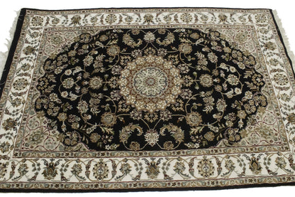 Handmade Wool Indo-Nain Floral Oriental Rug