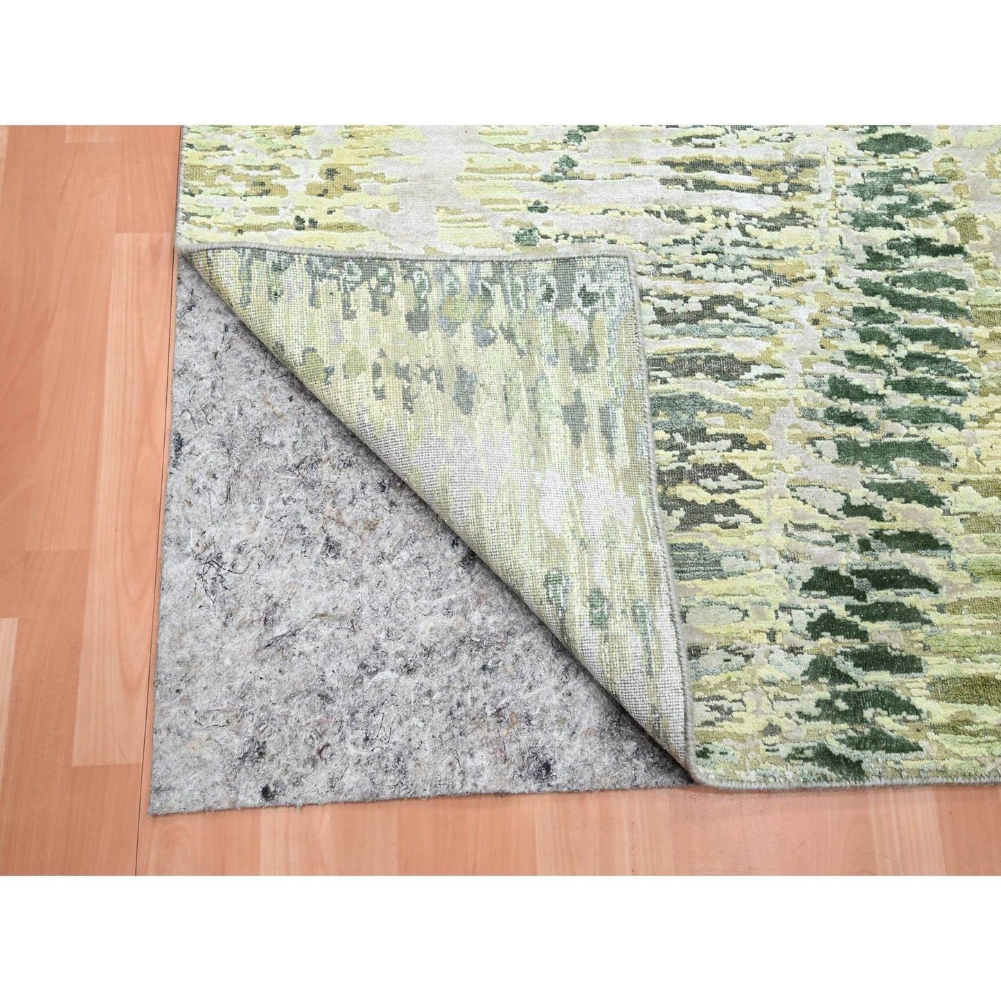 5'1"X7'3" Eden Green Crocodile Safari Design 100% Silk Hand Knotted Rug