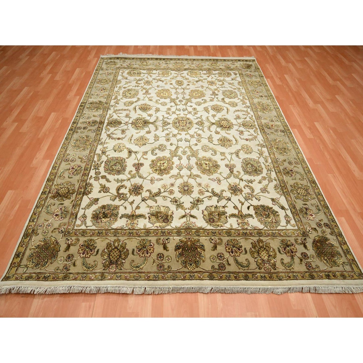 7'8"X10' White Rajasthan With Leaf Design Wool And Silk Hand Knotted Rug