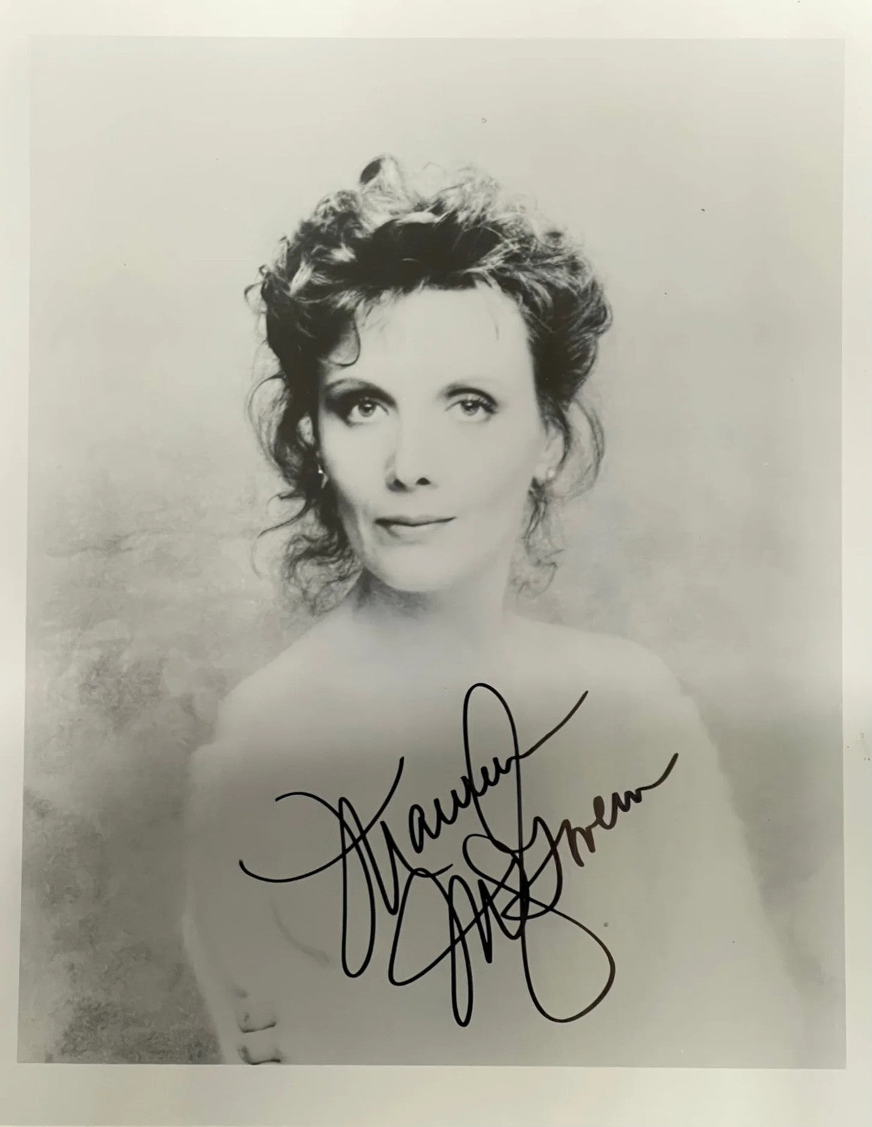 Maureen Mcgovern Autographed 8X10 Celebrity Photo