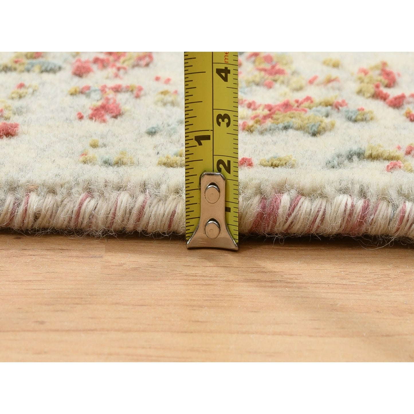 4'2"X6' Ivory Hand Knotted Farsian Erased Medallion Design Wool/Silk Rug