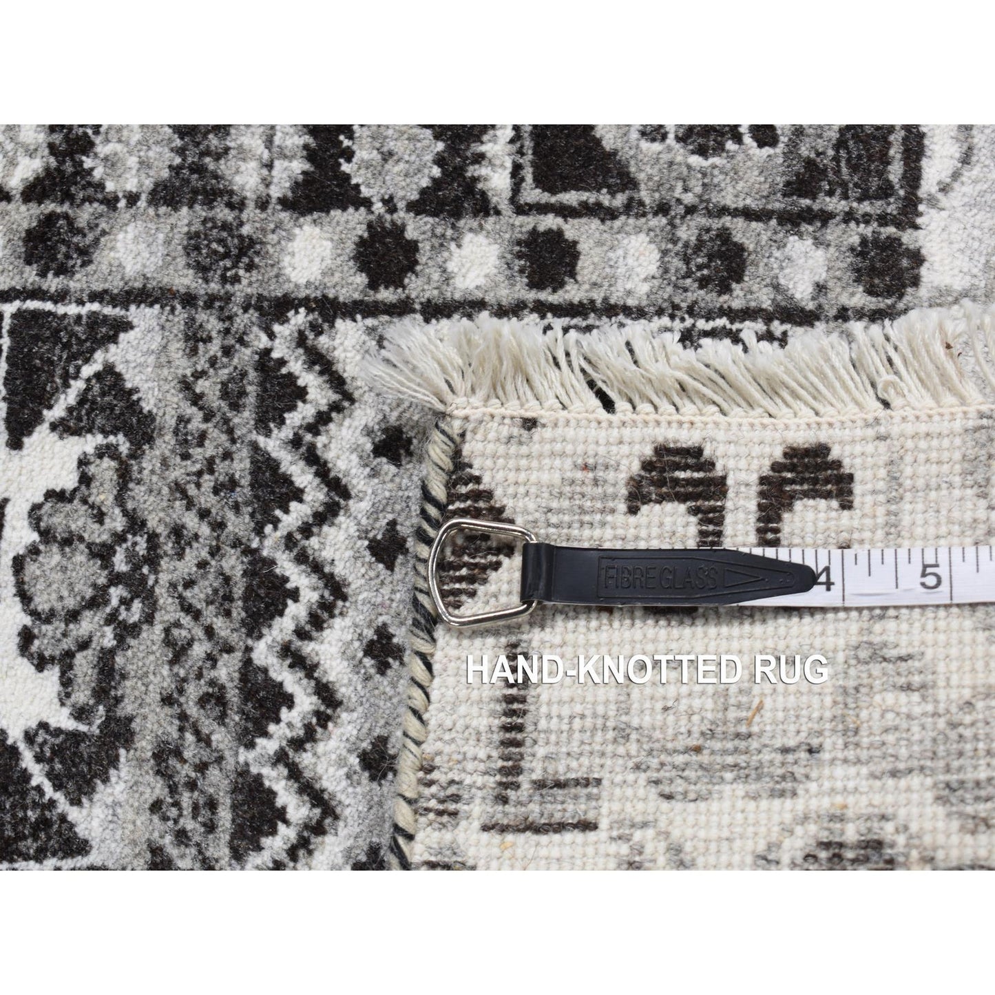 2'8"X3' Cloud Gray Sampler Mamluk Design Pure Wool Hand Knotted Rug