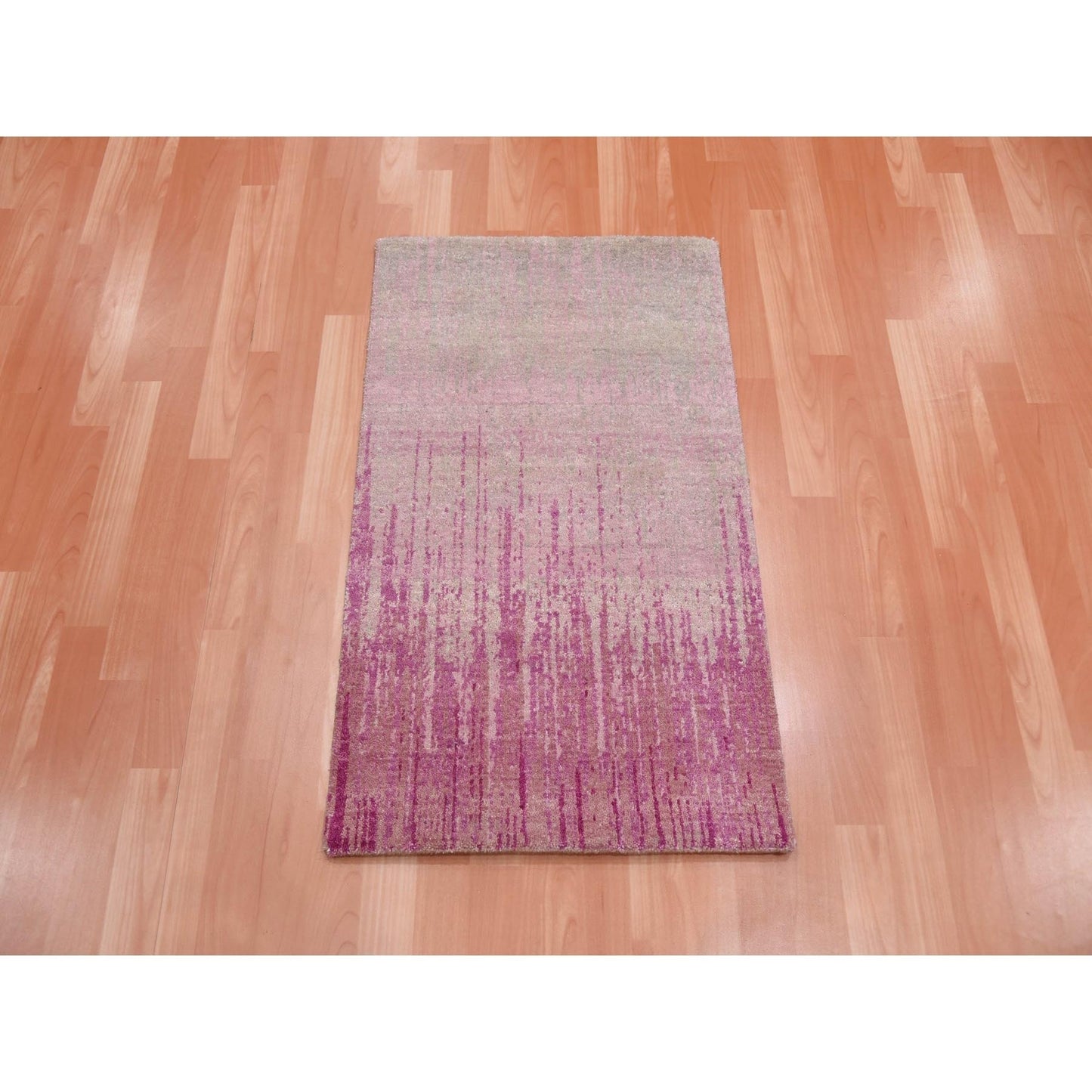 2'x3'2" Pink Vertical Ombre Design Natural Wool Hand Knotted Oriental Rug