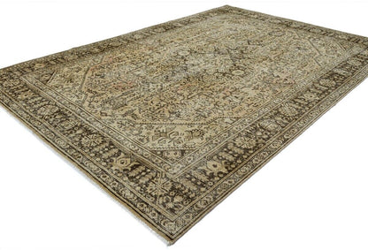Distressed Antique Rug Muted Classic Floral