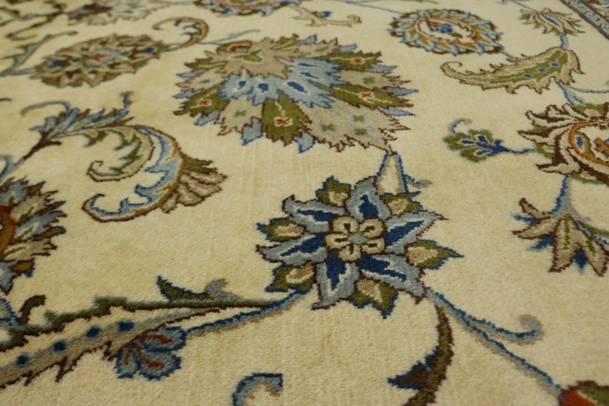 Rare Vintage Oriental Rug Classic Floral