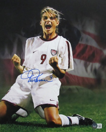 Mia Hamm Us Women'S Soccer Signed/Autographed 11X14 Photo Beckett 187265