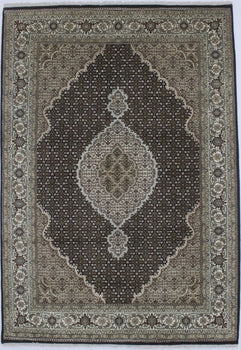 Traditional Floral Fish Mahi Wool Oriental Rug