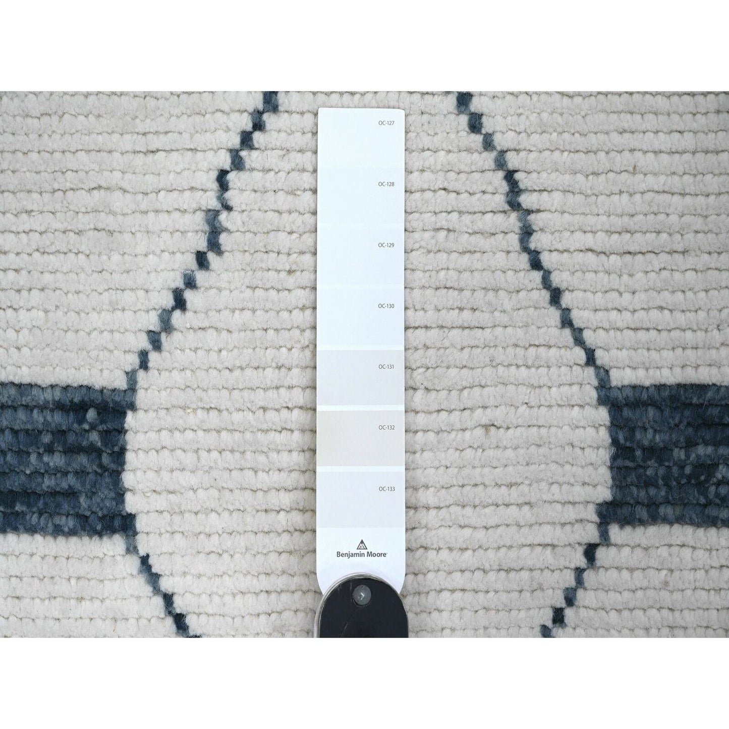 2'6"X10'4" White Geometric Moroccan Weave Hand Knotted Wool Runner Rug
