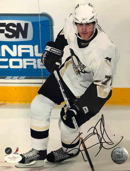 Evgeni Malkin Autographed 8X10 Photo (Jsa)