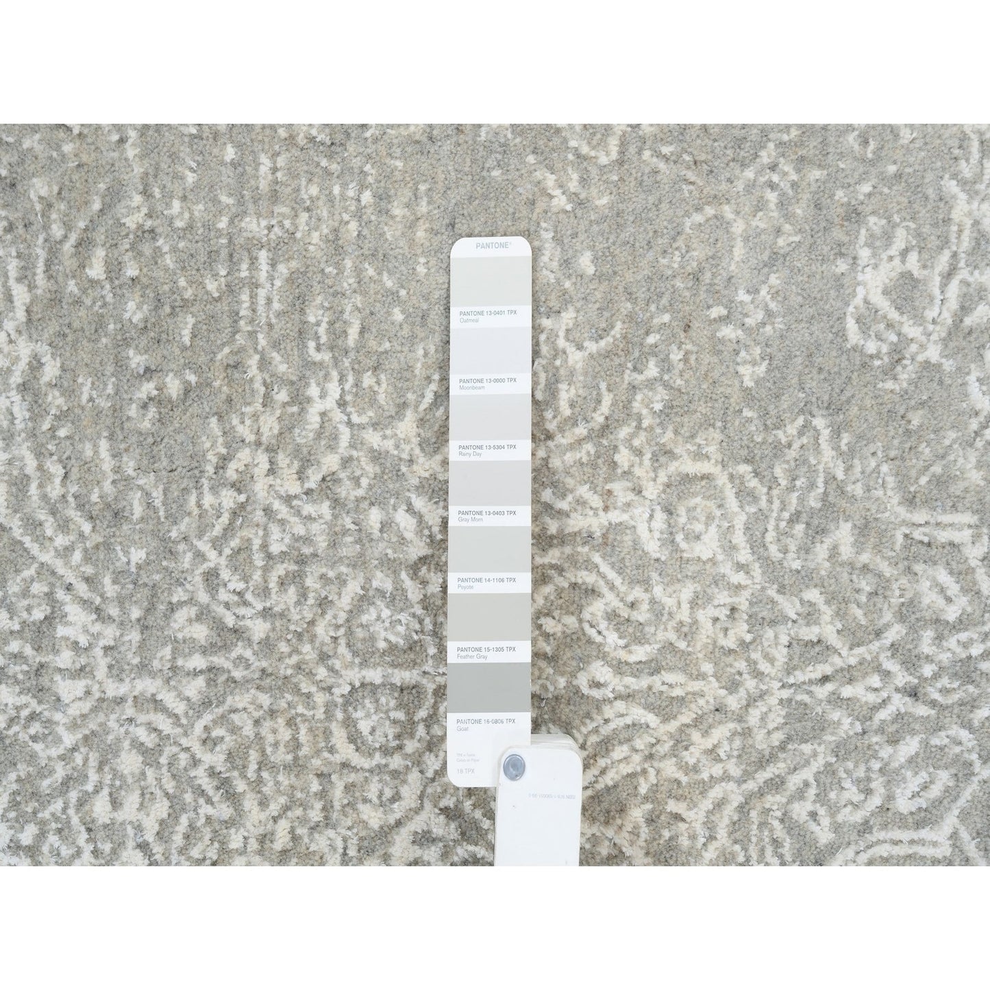 6'X9'2" Beige Wool And Silk Hand Loomed Fine Jacquard Round Rug