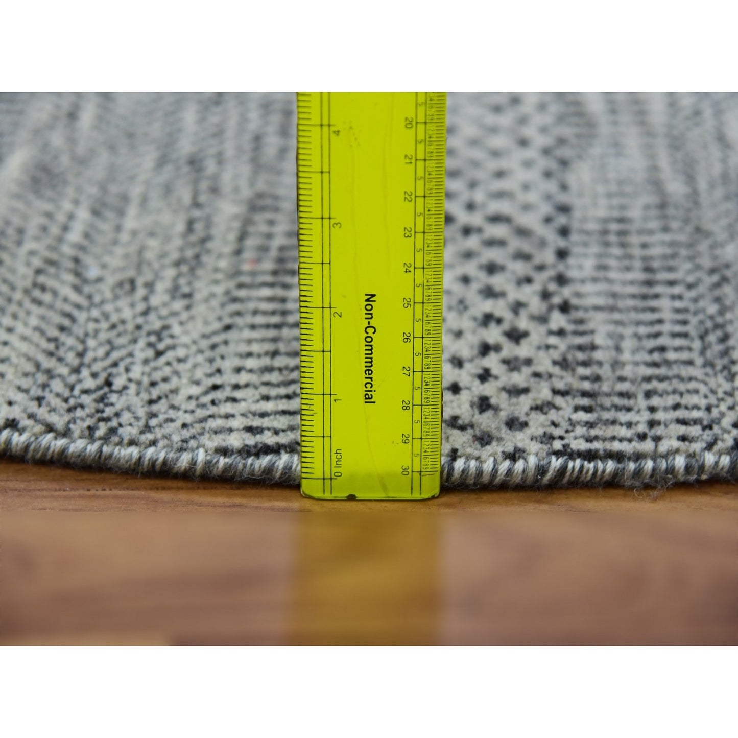 5'X5' Silver Gray Undyed Wool Hand Knotted Modern Grass Design Round Rug