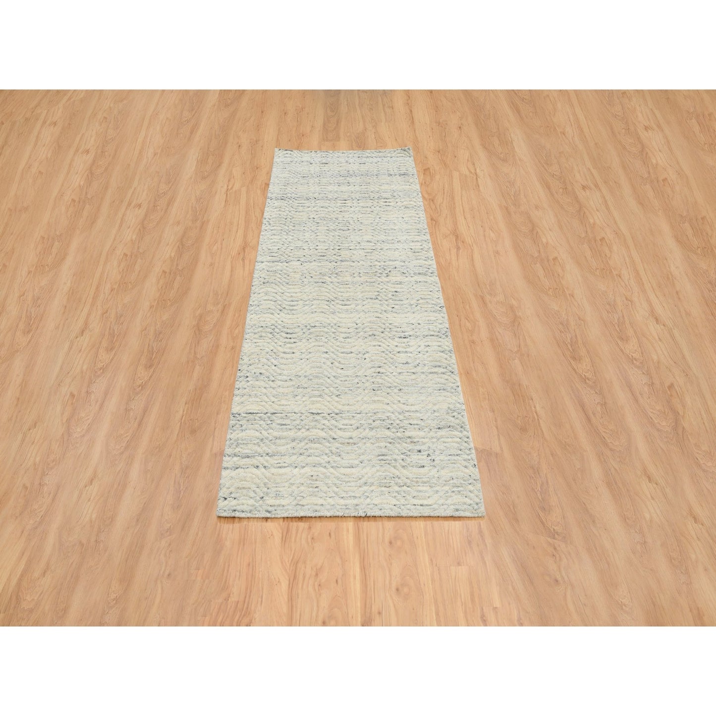 2'6"X7'10" Beige Hand Loomed Variegated Modern Design Wool Runner Rug