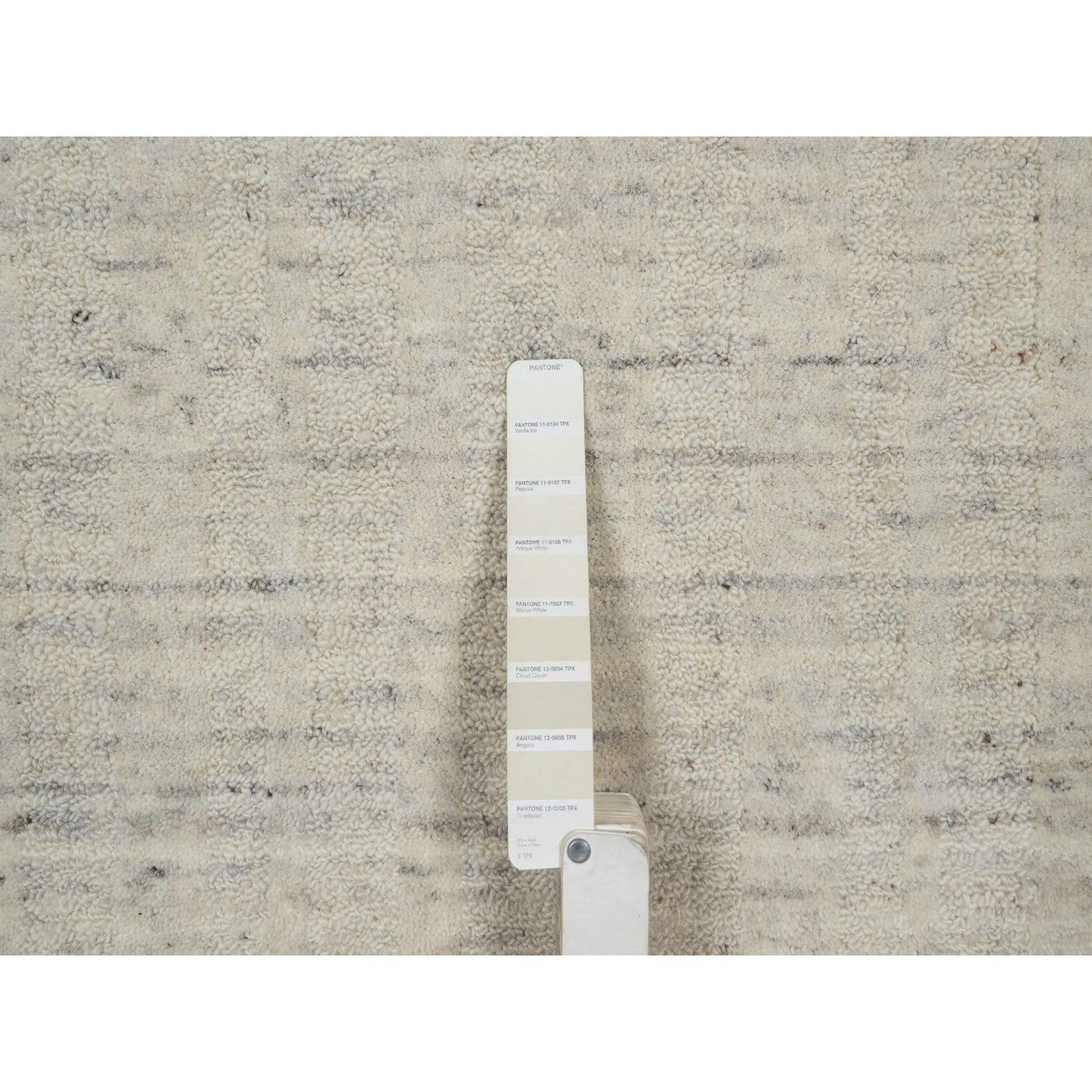 5'X5' Ivory Hand Loomed Rug Salt And Pepper Effect Undyed Pure Wool Round