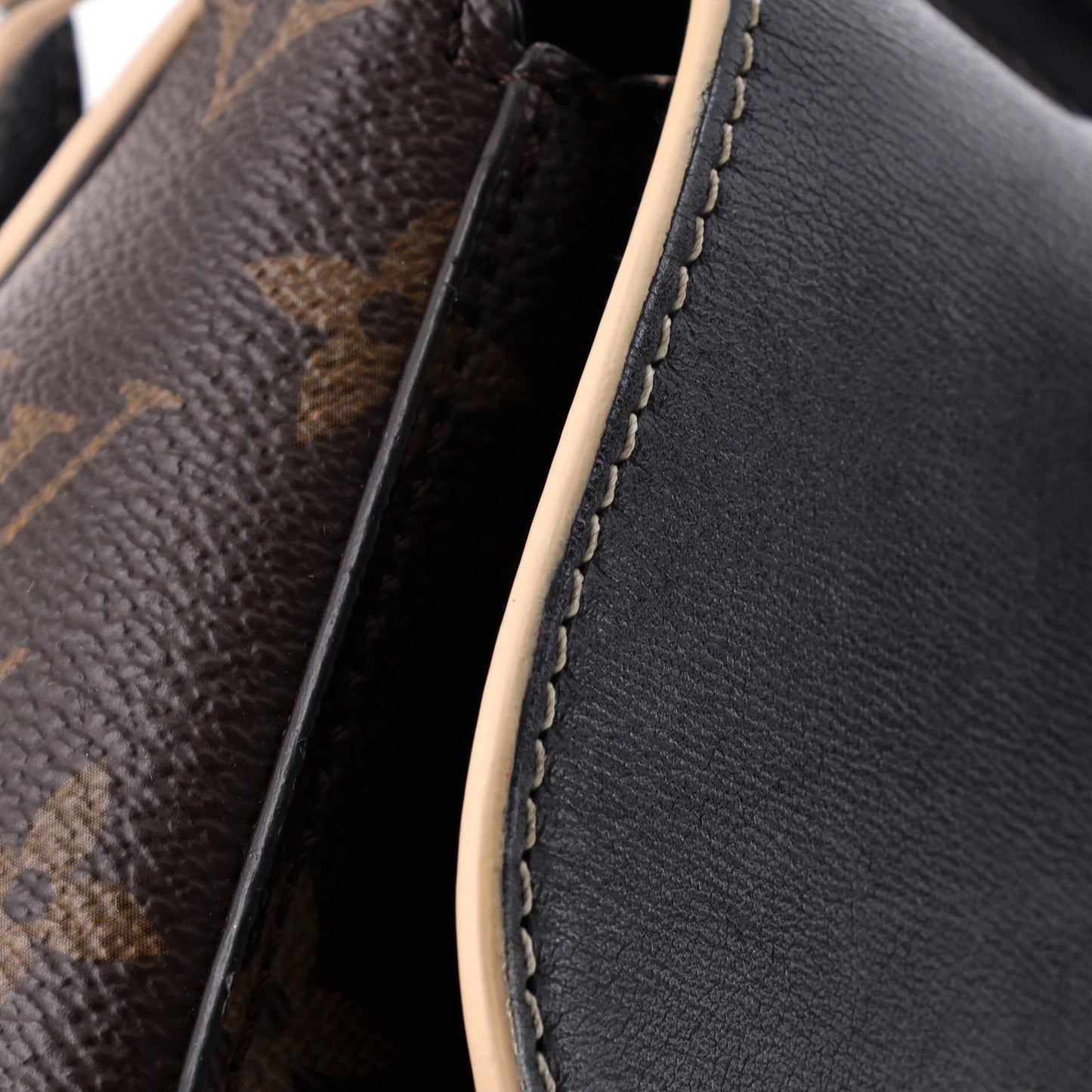 Louis Vuitton Chain It Handbag Monogram Canvas With Leather Pm