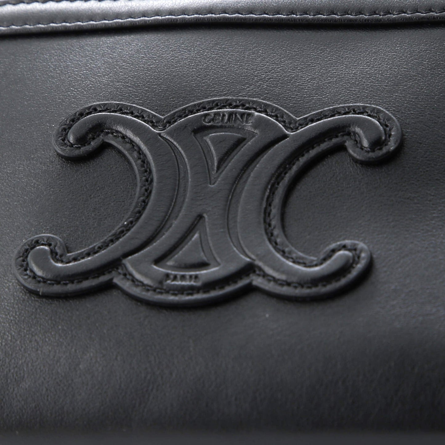 Celine Cuir Triomphe Zip Around Chain Clutch Leather