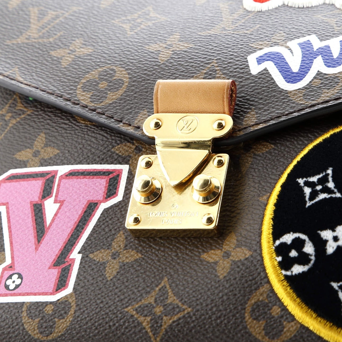 Louis Vuitton Pochette Metis Limited Edition Patches Monogram Canvas