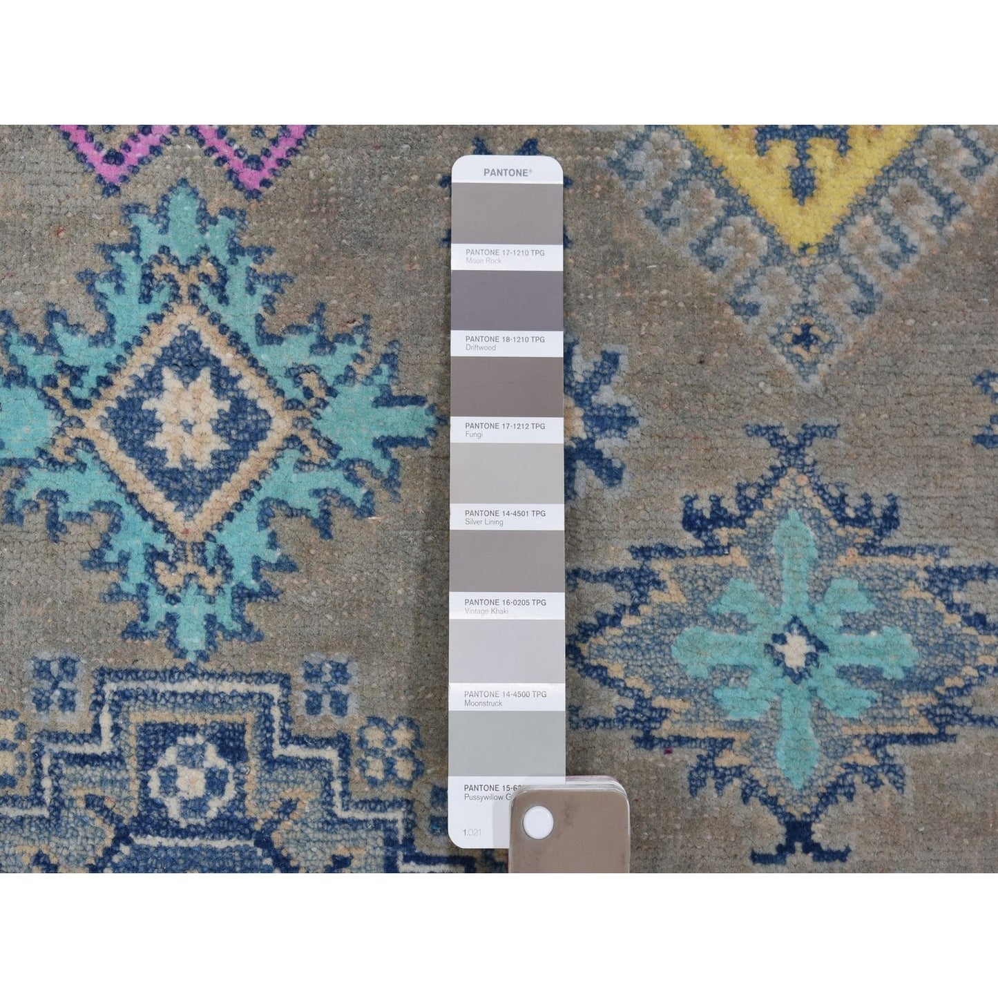 3'10"X5'9" Colorful Gray Fusion Kazak Pure Wool Hand Knotted Oriental Rug