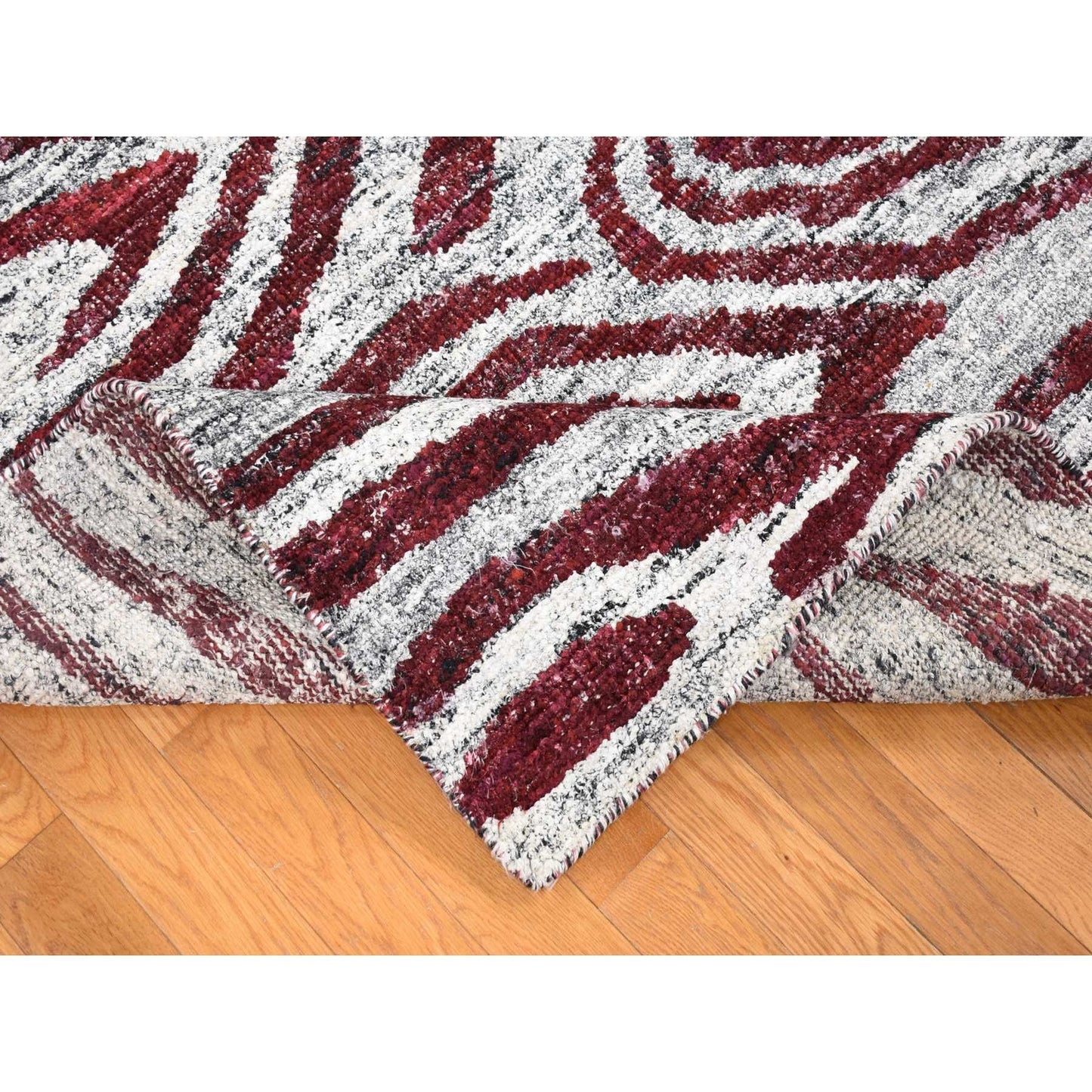 8'10"X11'9" Red Thick Man Made Silk Modern Design Hand Knotted Rug